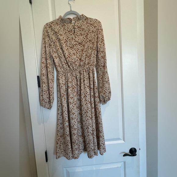 Shein Dress - Picture 2 of 6